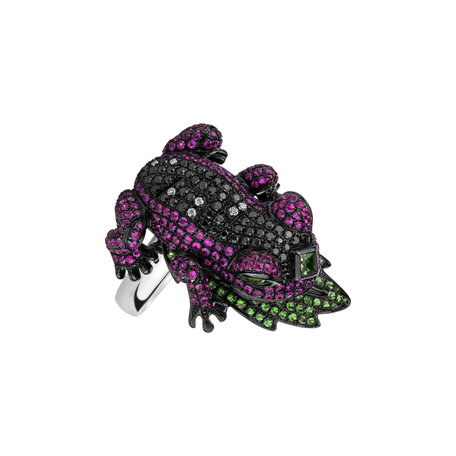 Prsteň s čiernymi a bielymi diamantmi, zafírmi a granátmi Fairy tale Frog