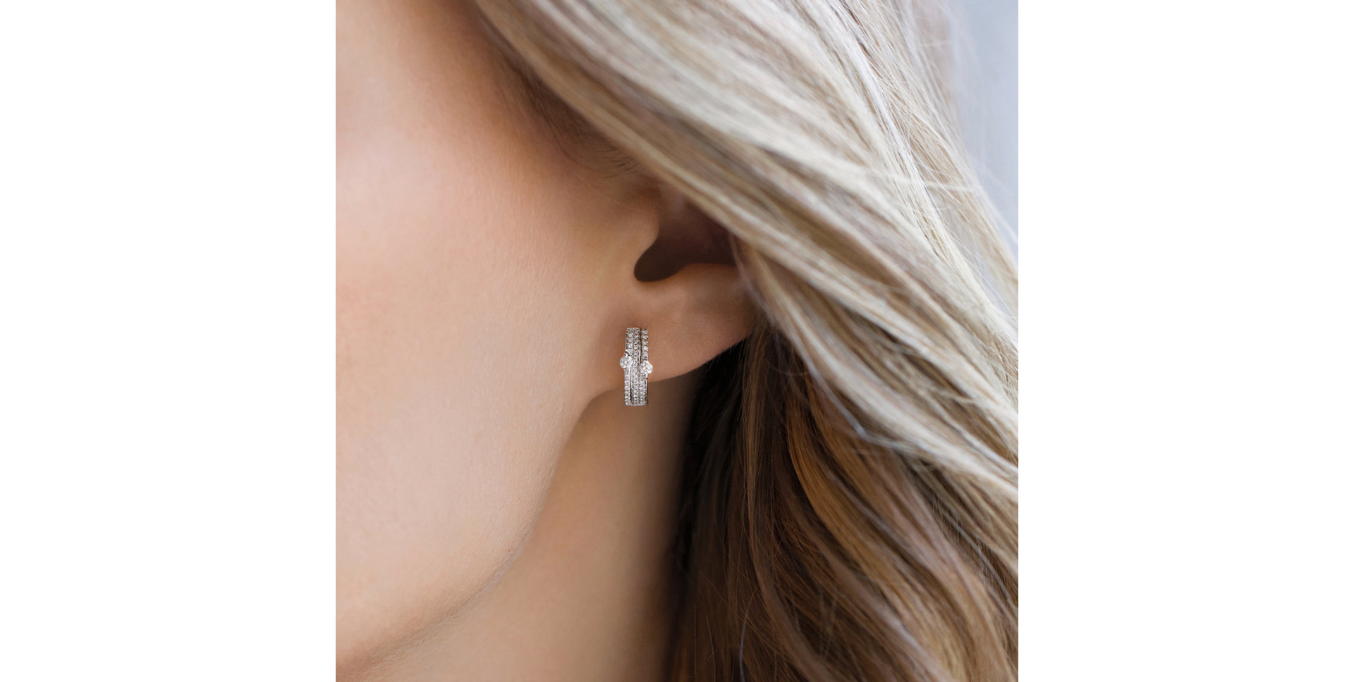 Náušnice s čiernymi a bielymi diamantmi Alchemy Essence