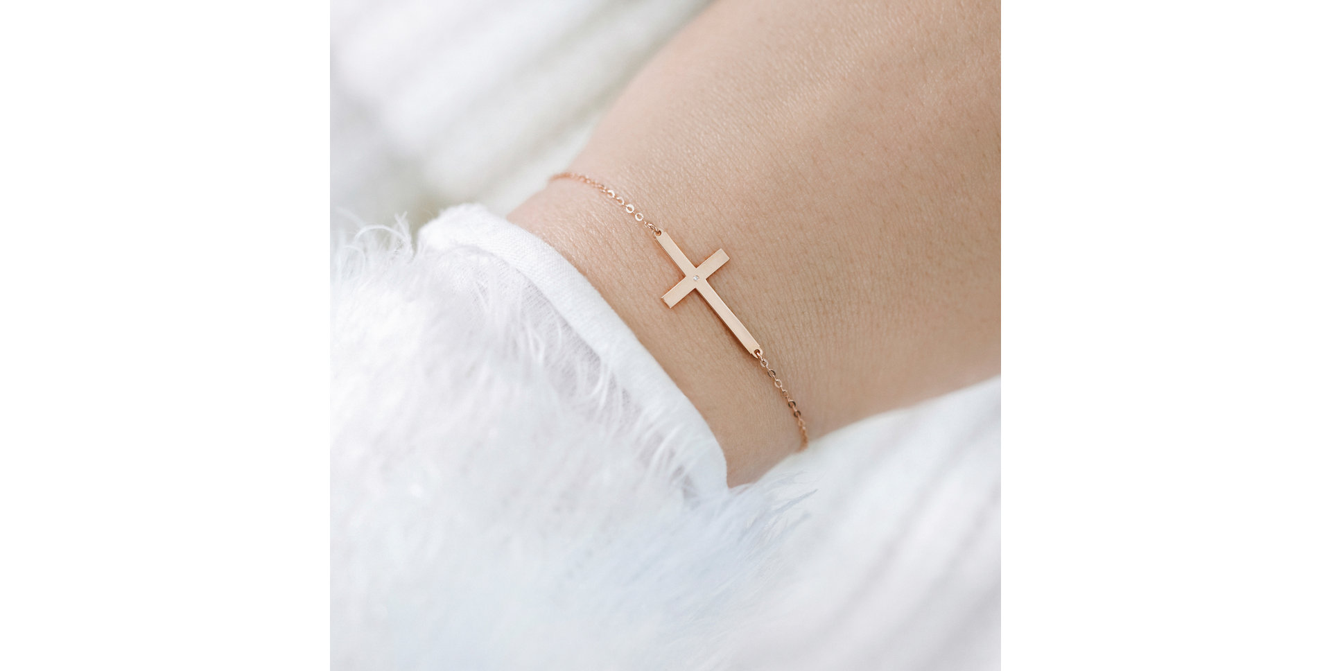 Náramok s diamantom Cross