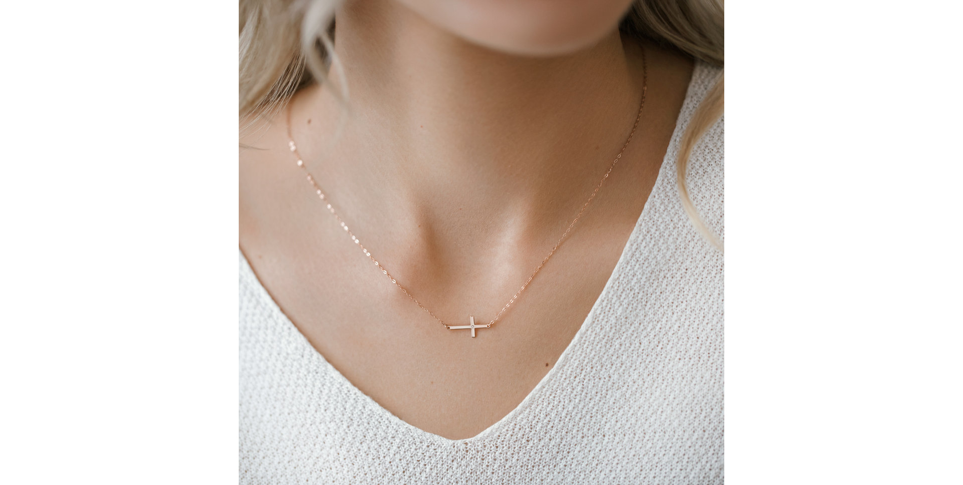 Náhrdelník s diamantom Little Cross