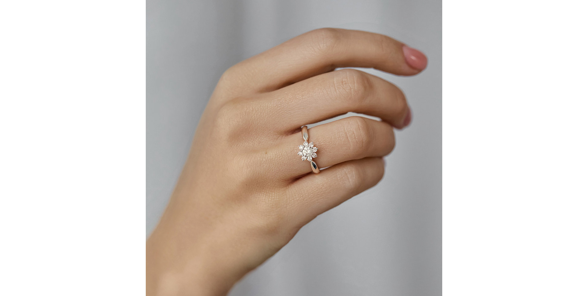 Prsteň so smaragdom a diamantmi Starlet Blossom