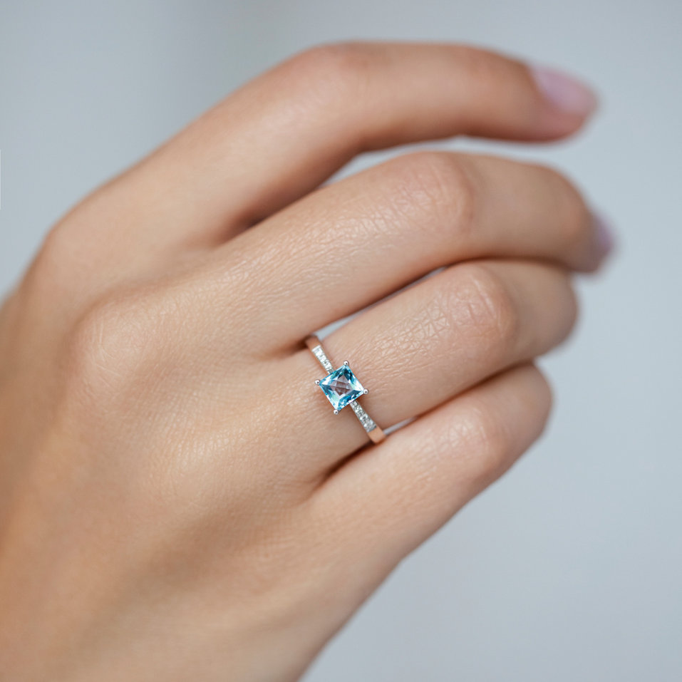 Prsteň s diamantmi a topásom swiss Lucky Blue