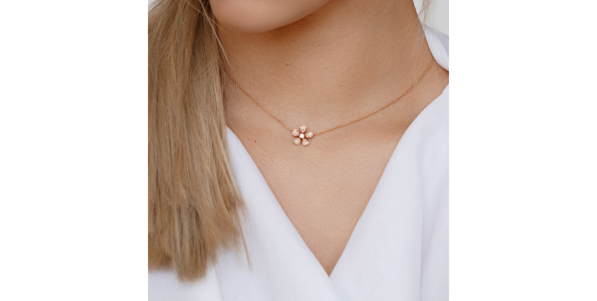 Náhrdelník s diamantmi Flower