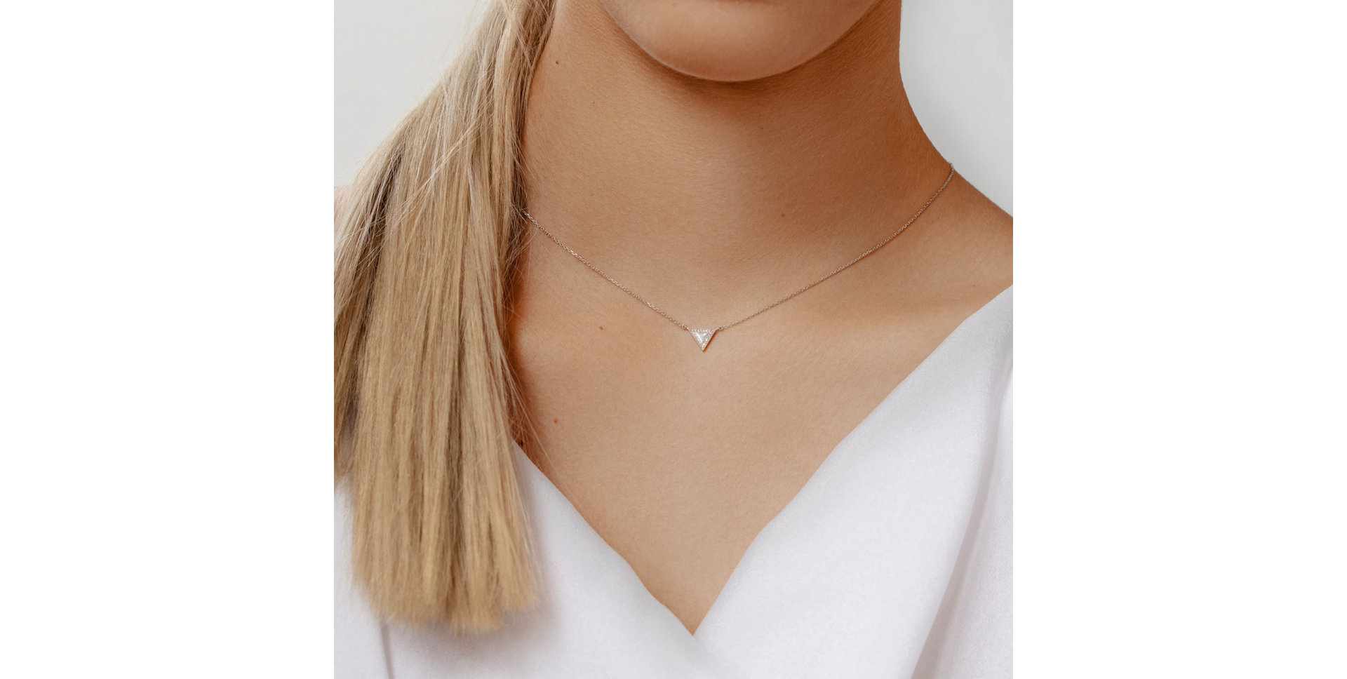 Náhrdelník s diamantmi Charming Triangle