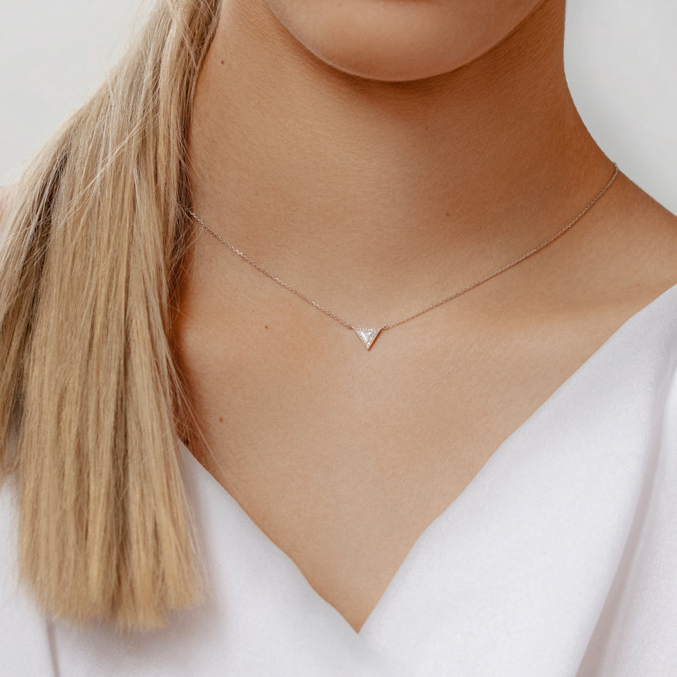 Náhrdelník s diamantmi Charming Triangle
