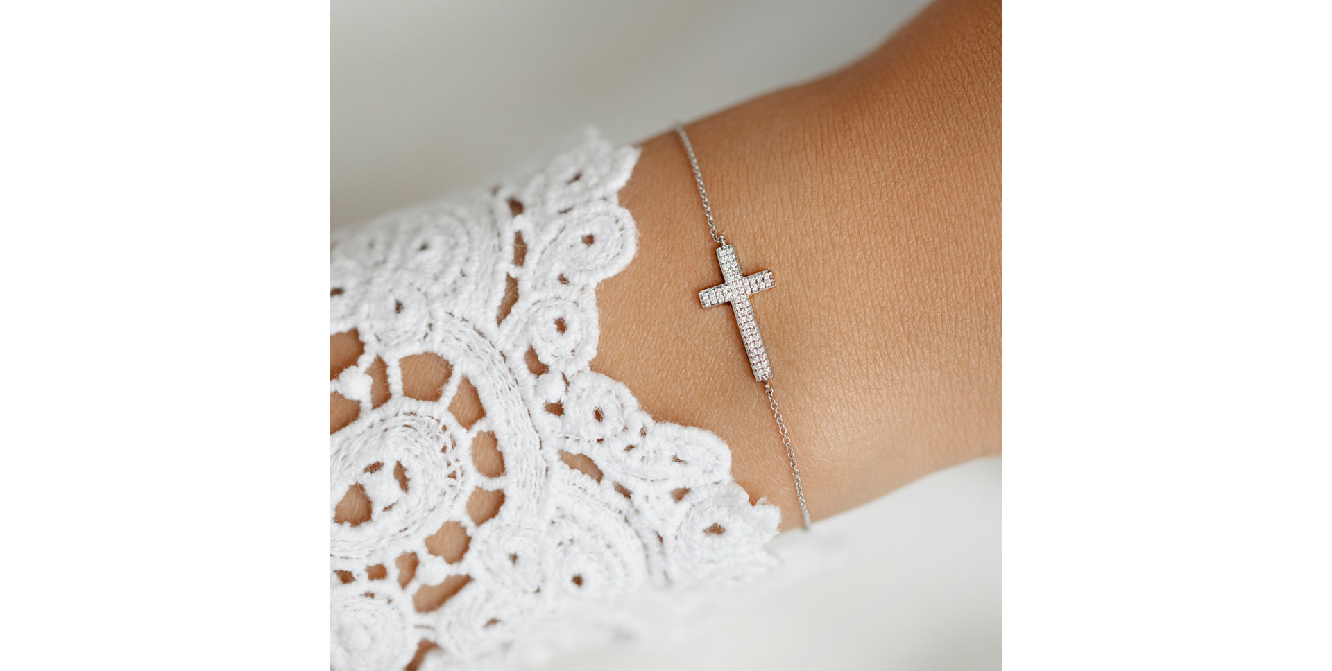 Náramok s diamantmi Cross