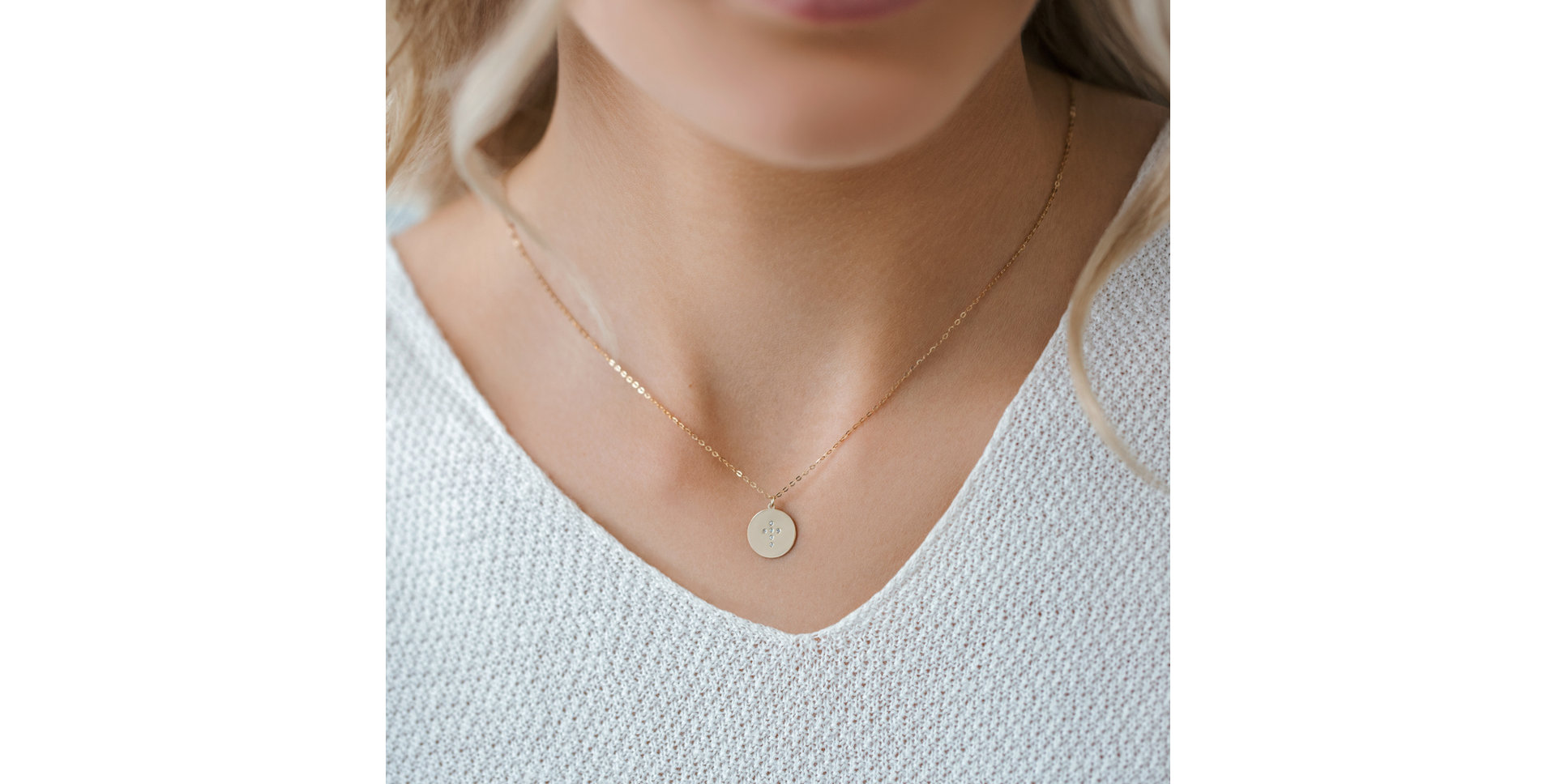 Náhrdelník s diamantom Diamond Cross