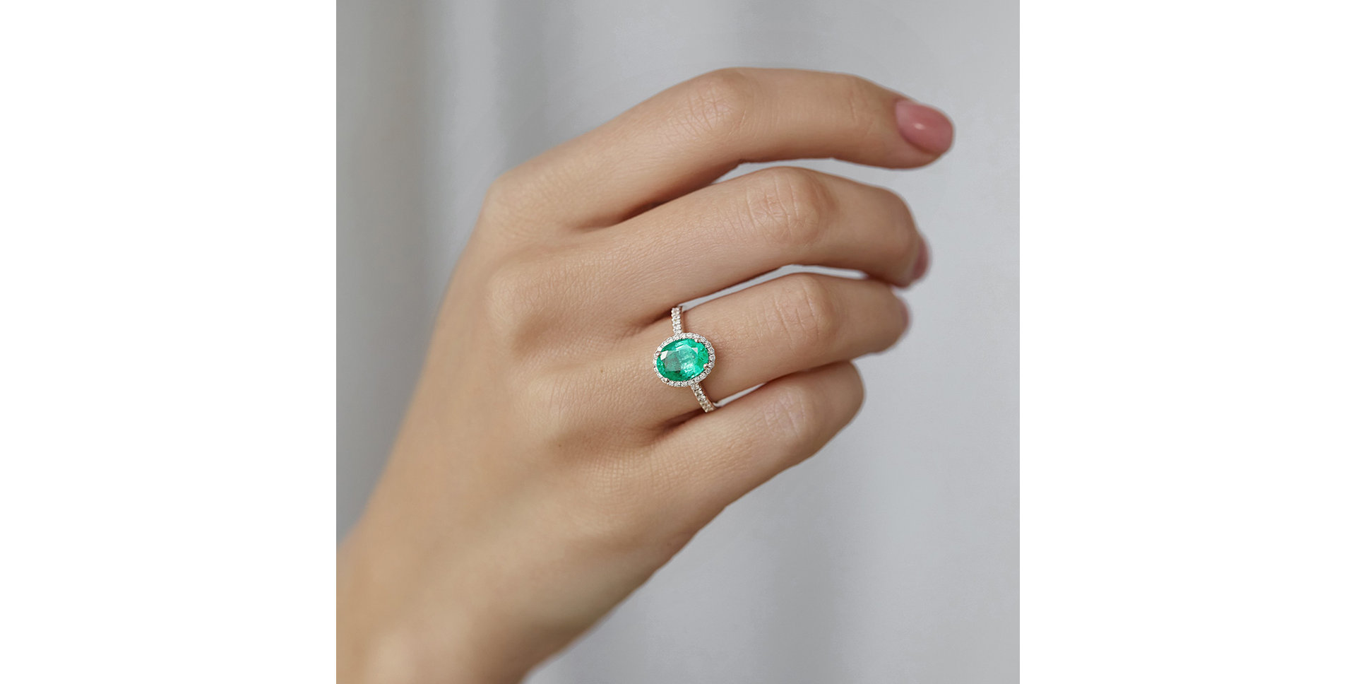 Prsteň so smaragdom a diamantmi Princess