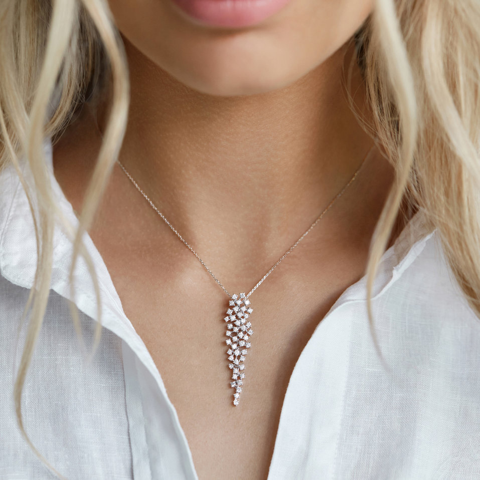 Přívěsok s diamantmi a smaragdmi Witching Waterfall