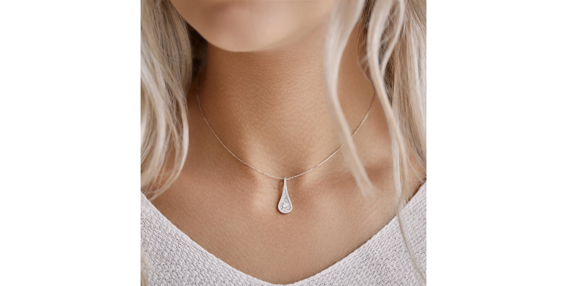 Přívěsok so smaragdom a diamantmi Classy Drop