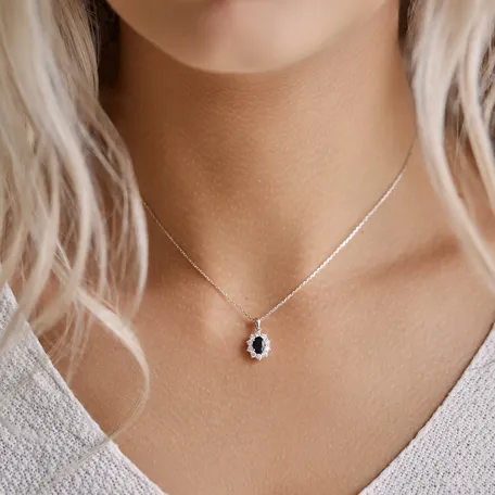 Prívesok s rubínom a diamantmi Princess