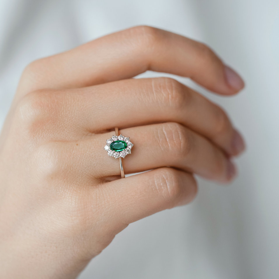 Prsteň s diamantmi a smaragdom Princess