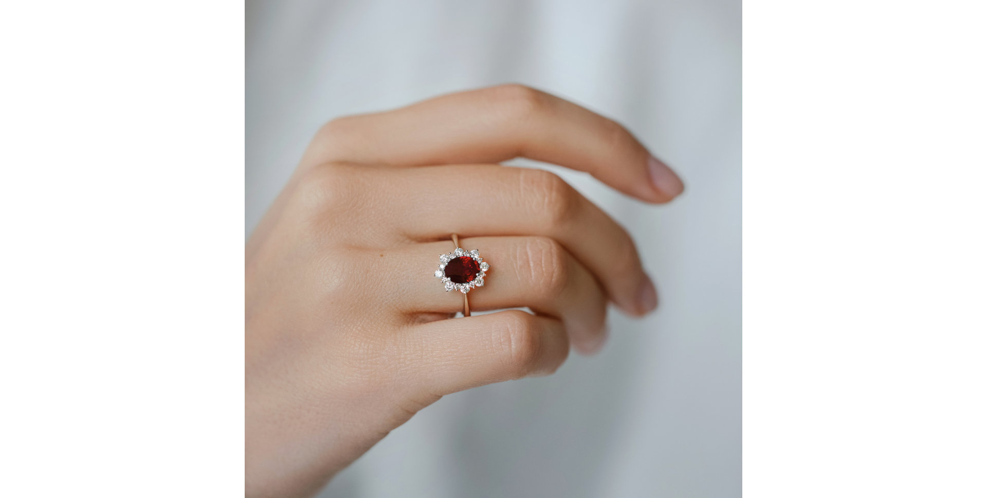 Prsteň s diamantmi a rubínom Princess