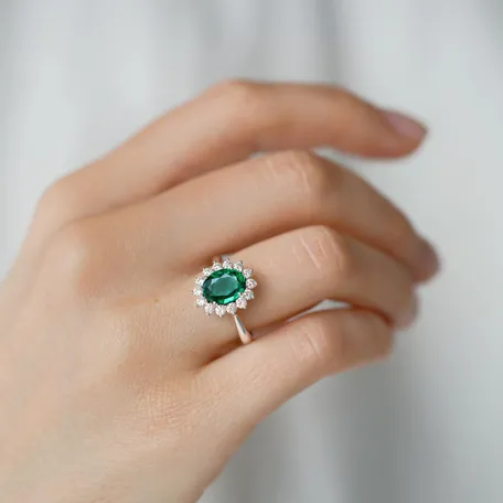 Prsteň so smaragdom a diamantmi Princess
