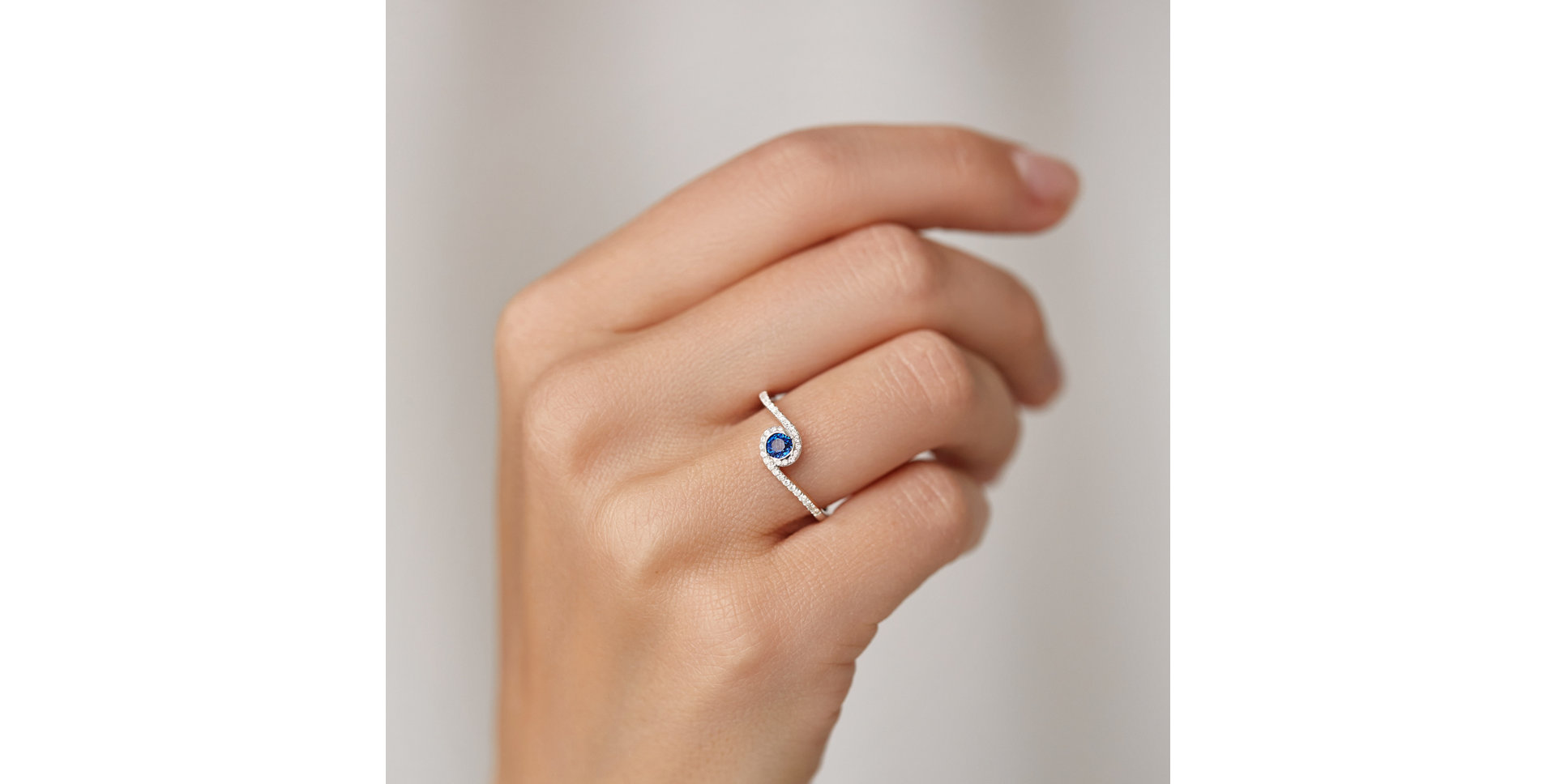 Prsteň s diamantmi a zafírom Sapphire Galaxy