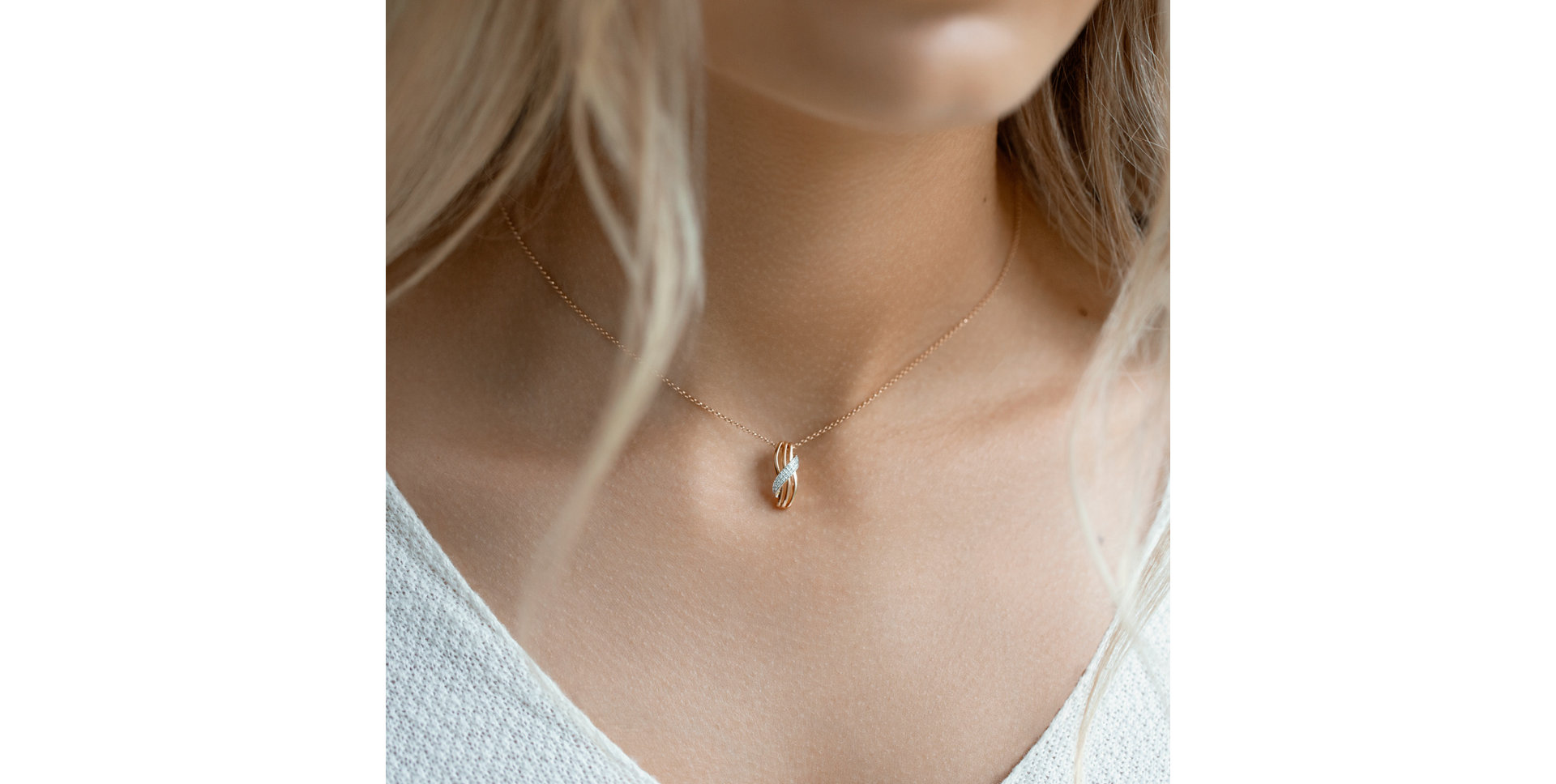 Prívesok s diamantmi Essential Wave