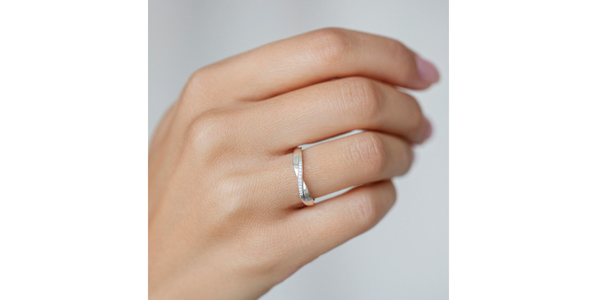 Prsteň s diamantmi Lovely Crossing