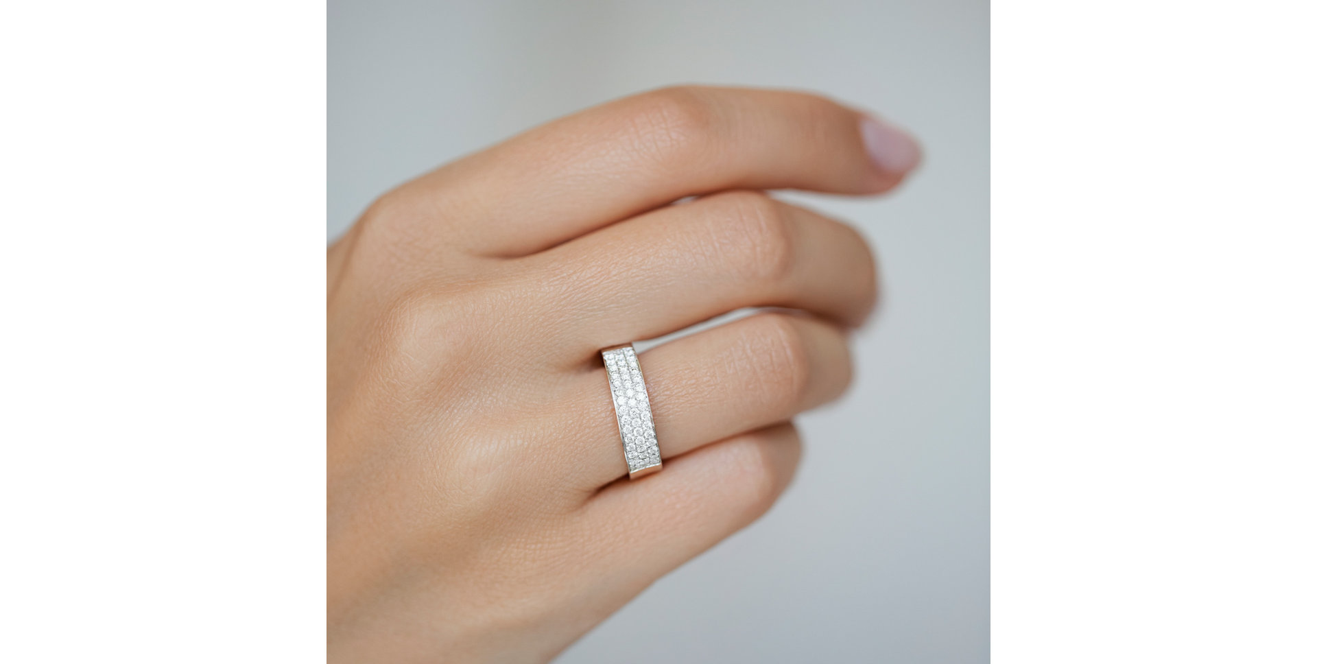 Prsteň s bielymi, hnedými a čiernymi diamantmi Inferno Sing