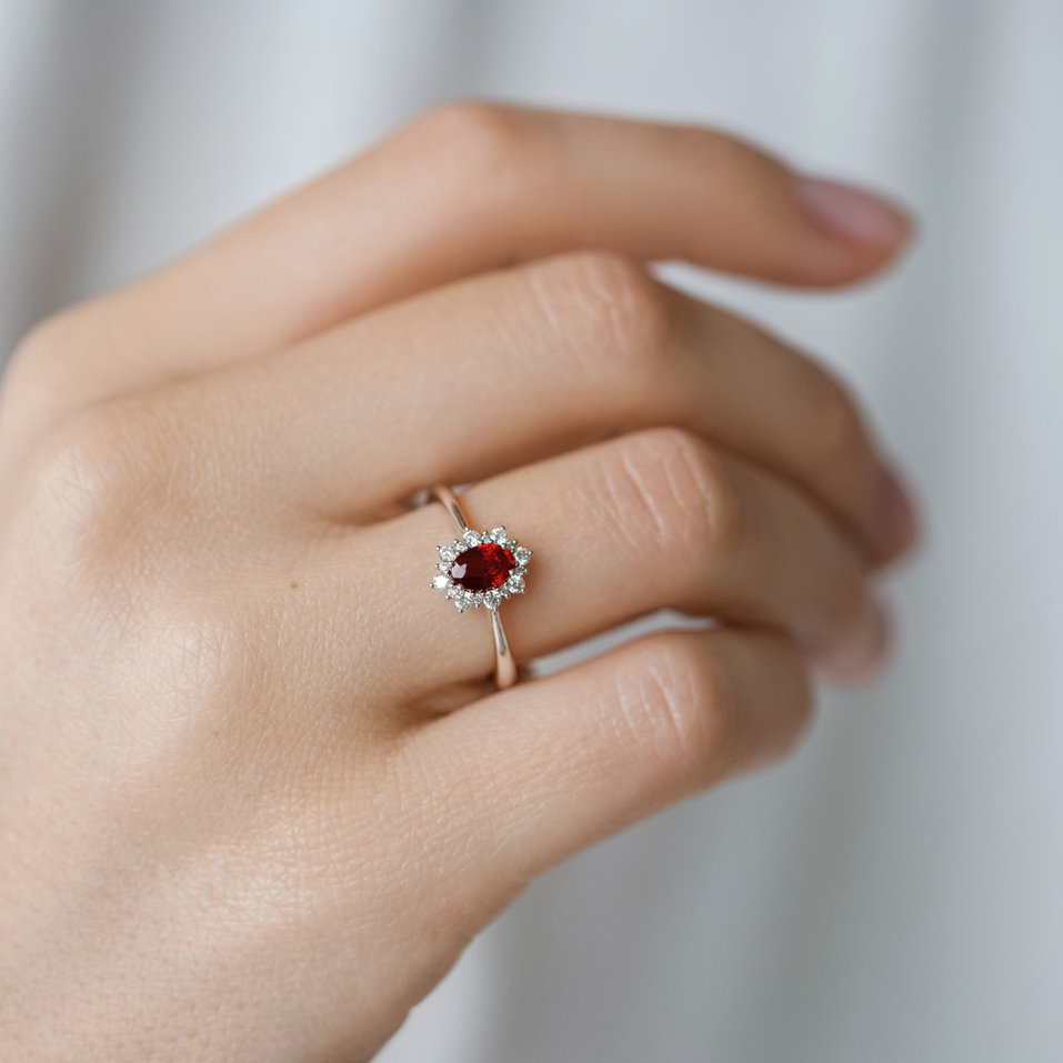 Prsteň s diamantmi a rubínom Princess