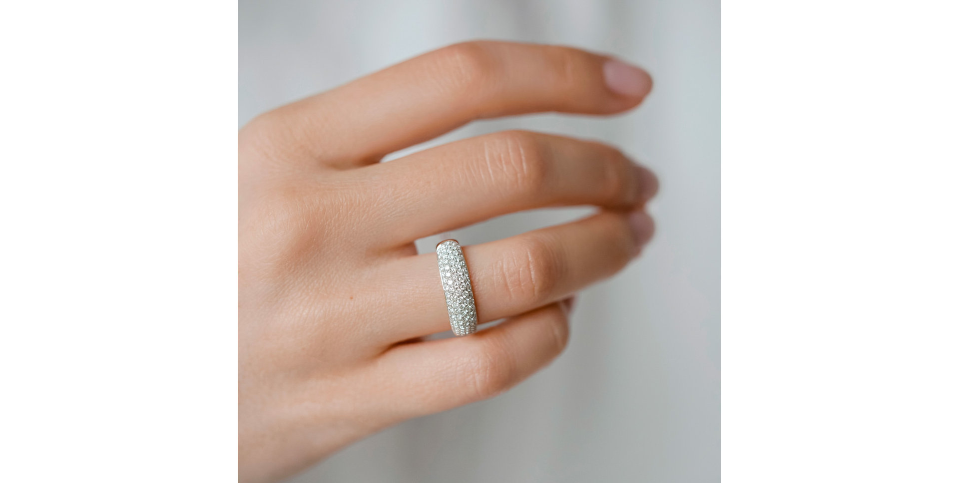 Prsteň s bielymi, hnedými a čiernymi diamantmi Inferno Angel