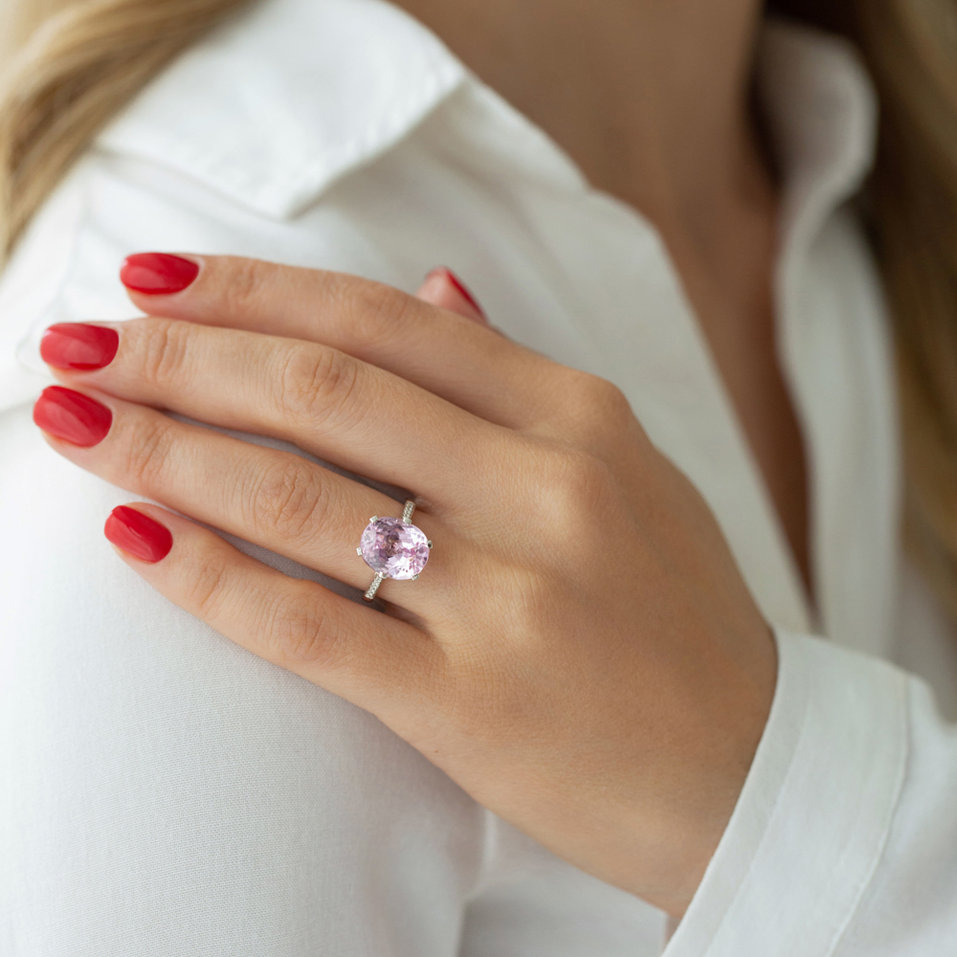 Prsteň s kunzitom a diamantmi Fairytale Seraph