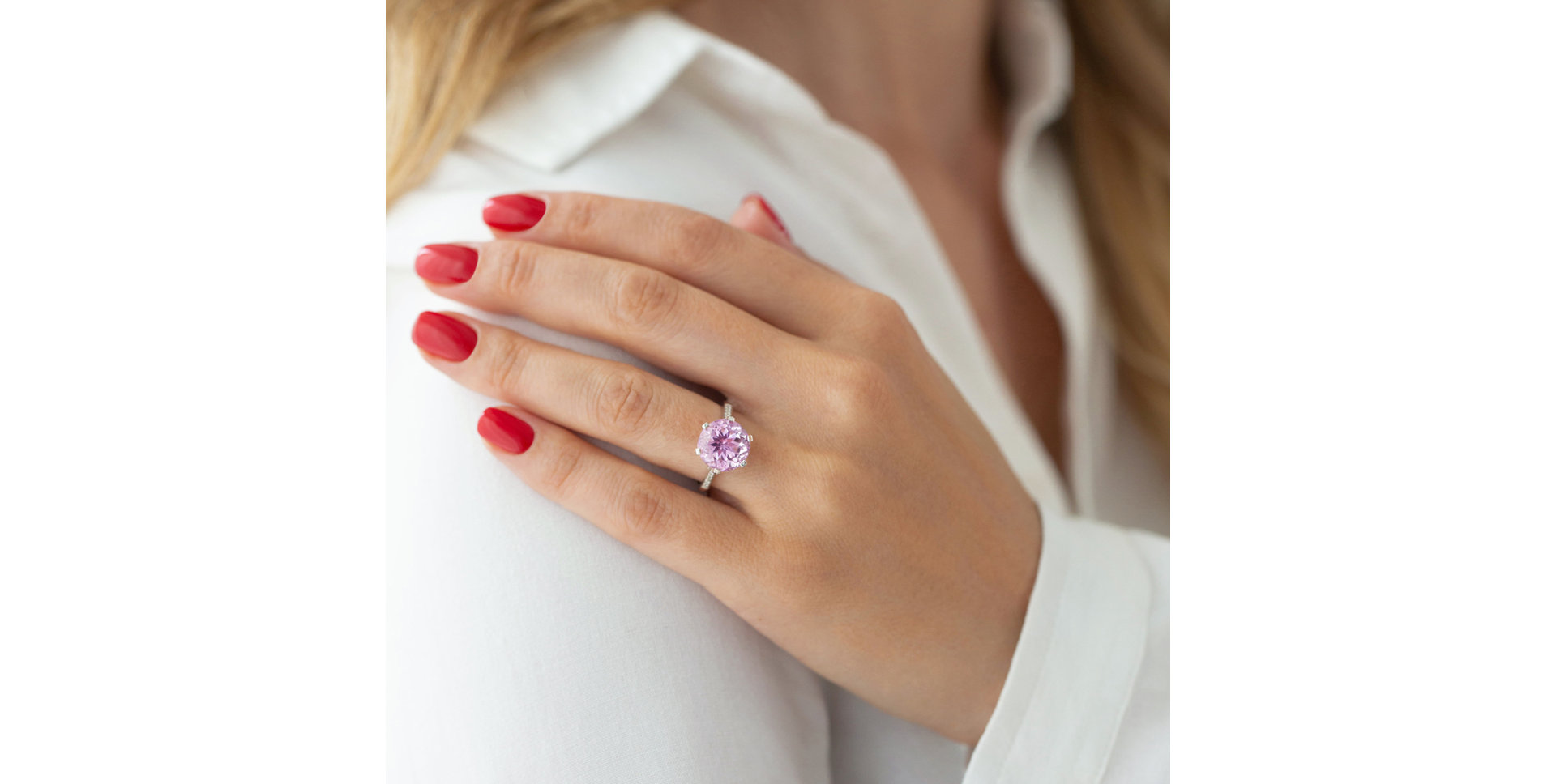 Prsteň s kunzitom a diamantmi Buddy