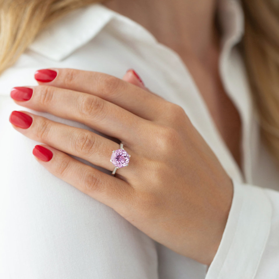 Prsteň s kunzitom a diamantmi Buddy