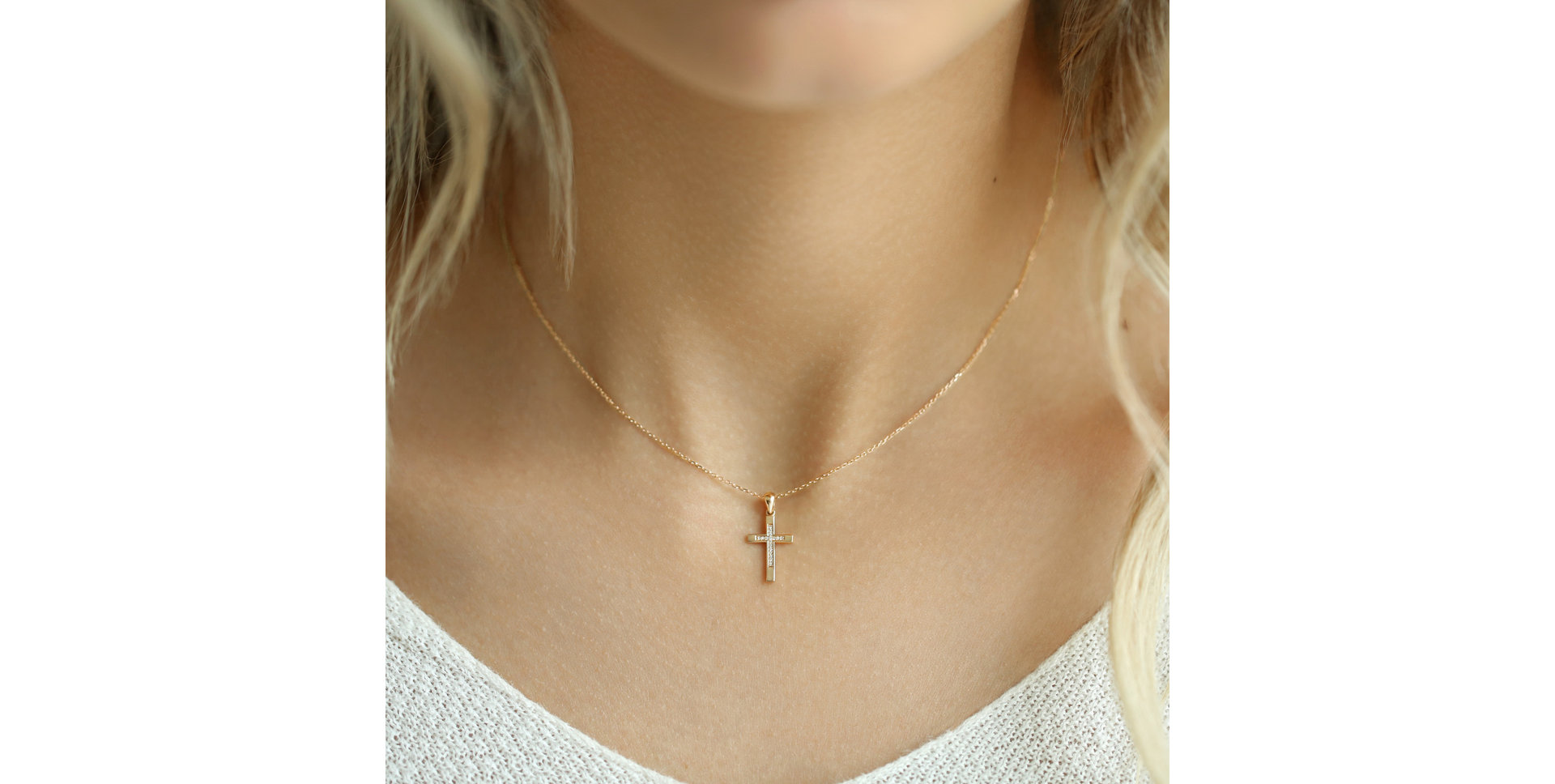 Prívesok s diamantmi Cross