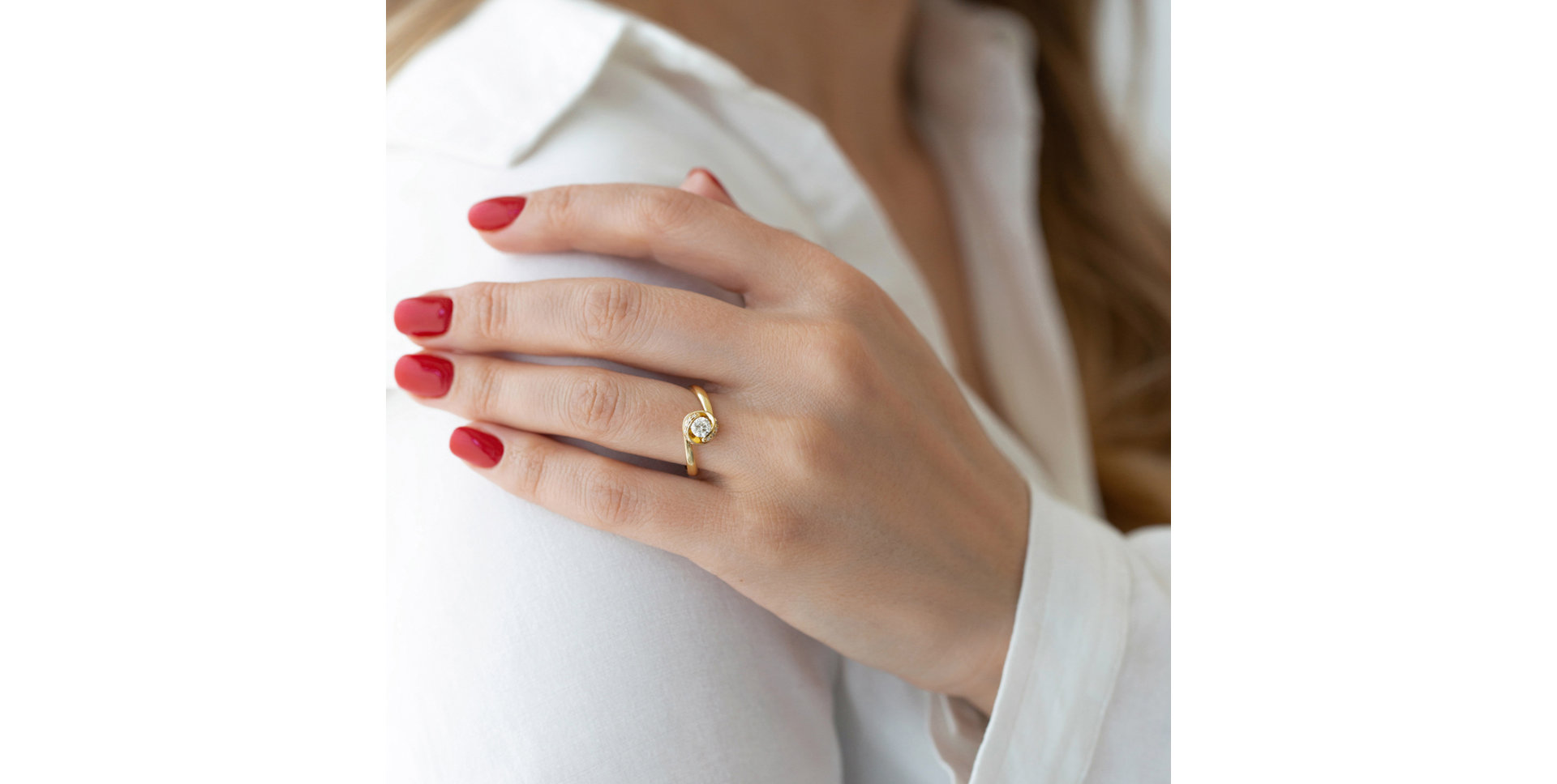 Prsteň s diamantmi Twisted Tenderness