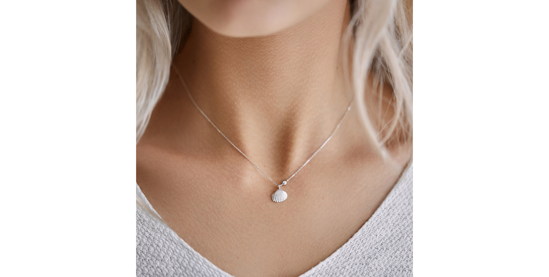 Náhrdelník s diamantom Luxury Clam