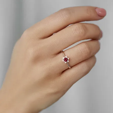 Prsteň s rubínom a diamantmi Starlet