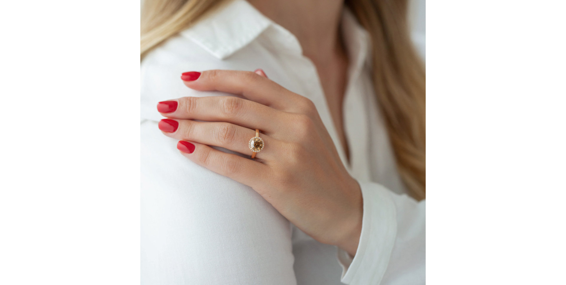 Prsteň s bielymi a hnedými diamantmi Tucker