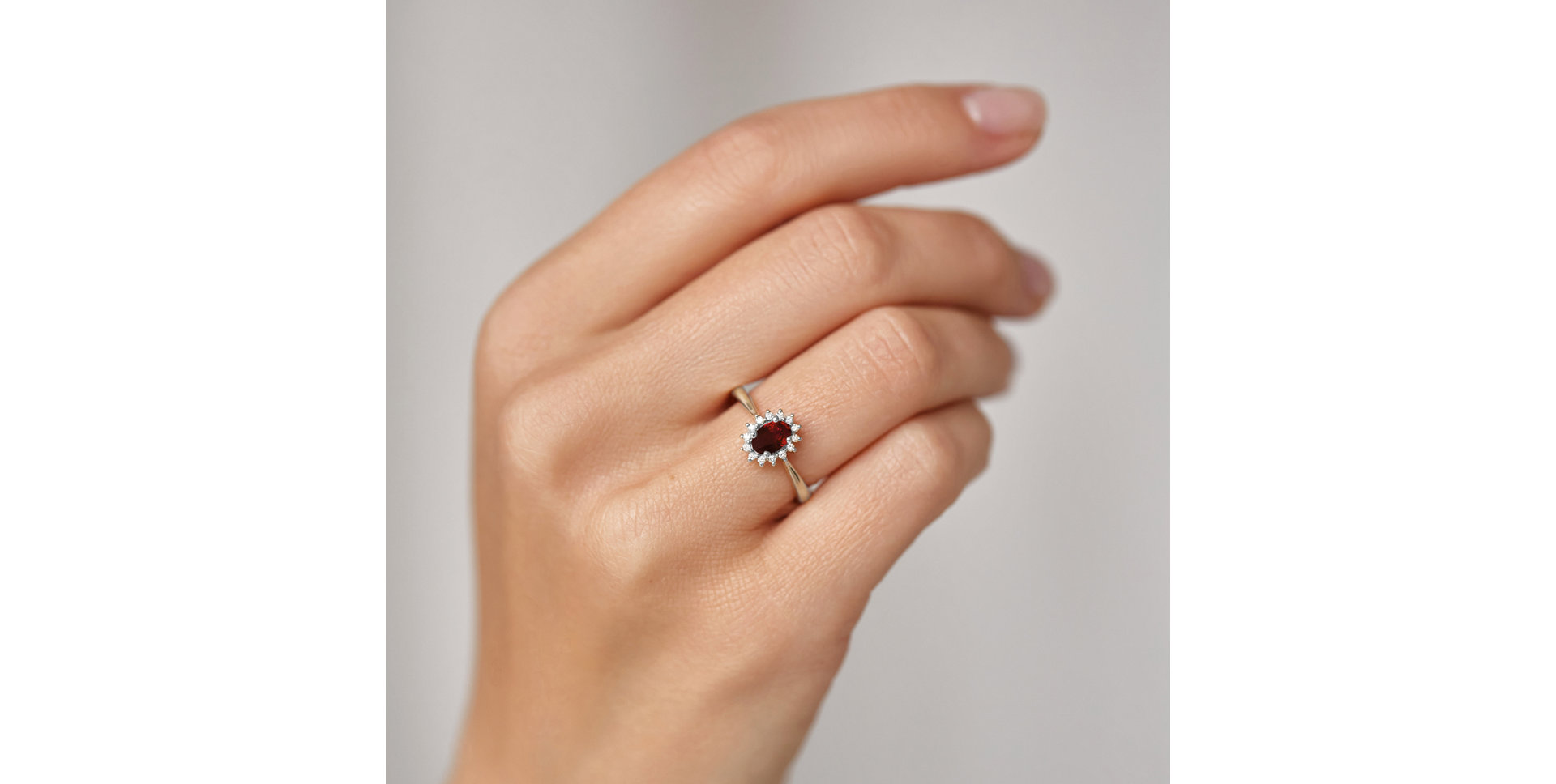 Prsteň so zafírom a diamantmi Princess