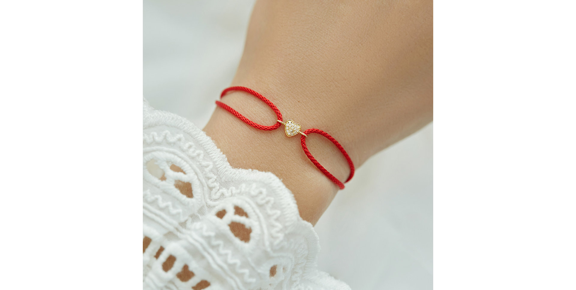 Diamantový náramok so šnúrkou Adorable Heart