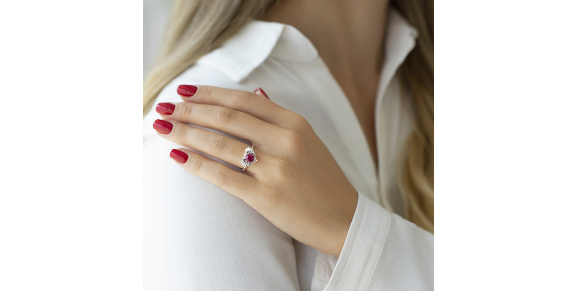 Prsteň s bielymi a čiernymi diamantmi Lovie