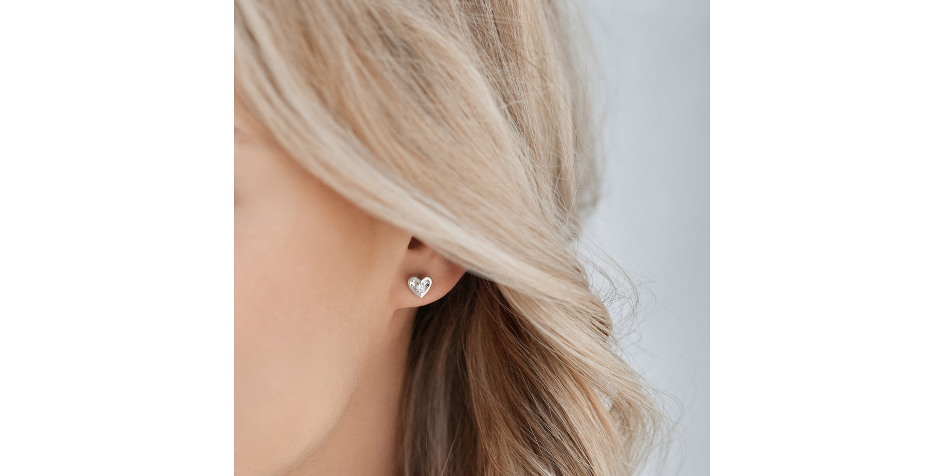 Náušnice s diamantom Love story