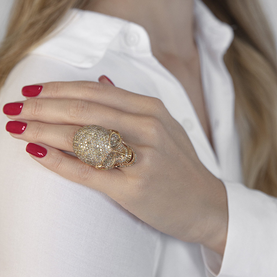 Prsteň s bielymi a hnedými diamantmi Diamond Skull