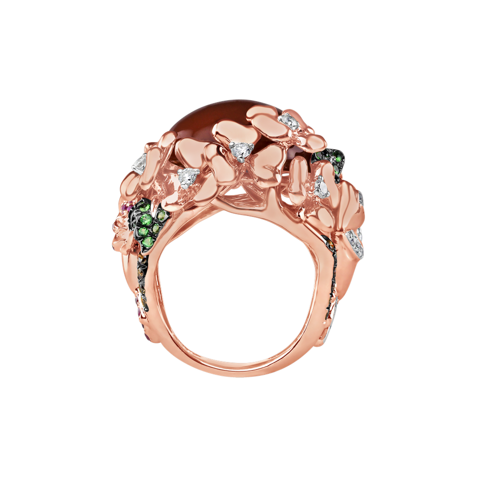 Prsteň s mesačným kameňom, bielymi, hnedými diamantmi a drahokamami Kala