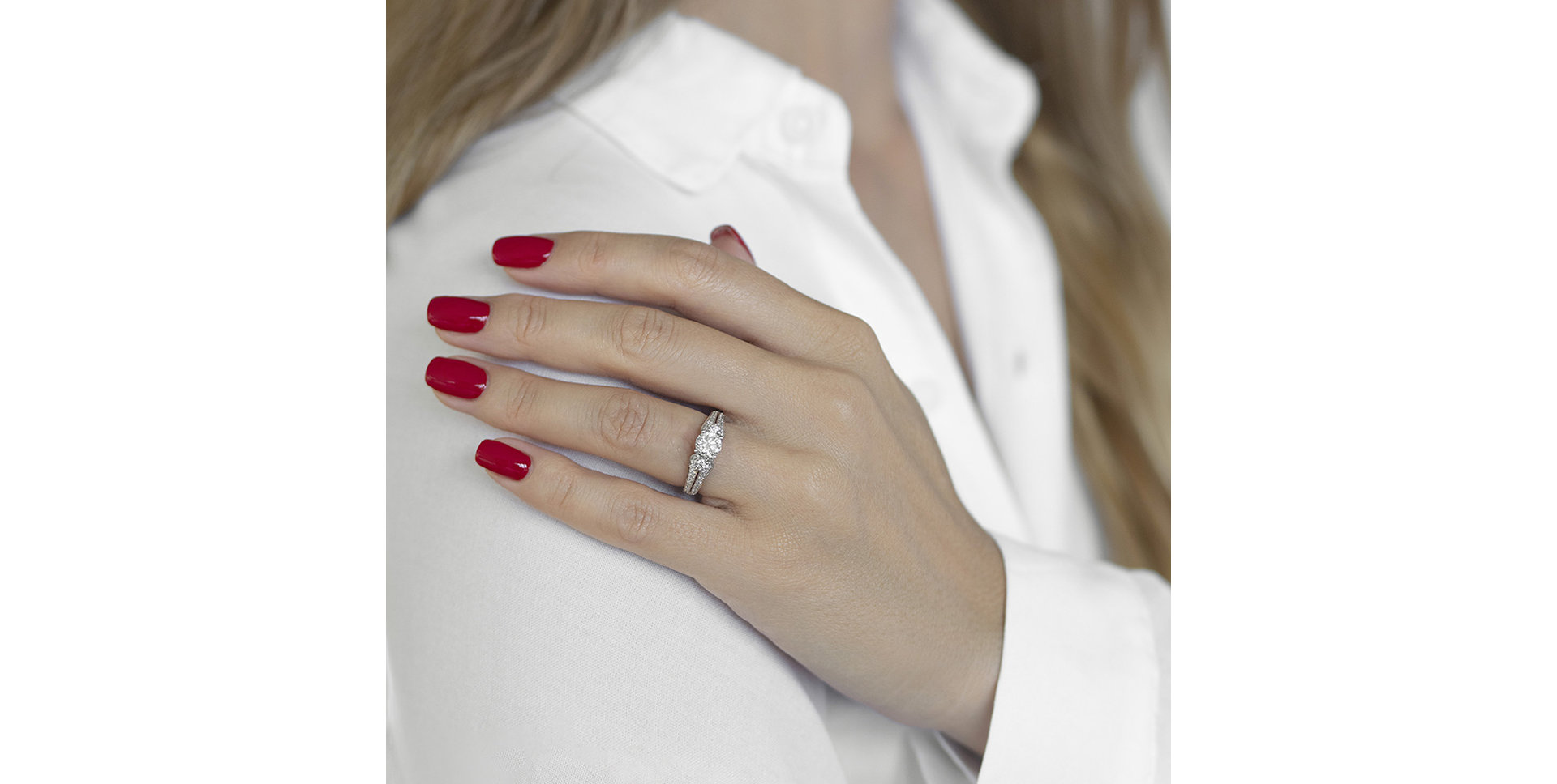 Prsteň s diamantmi a zafírmi Zayan