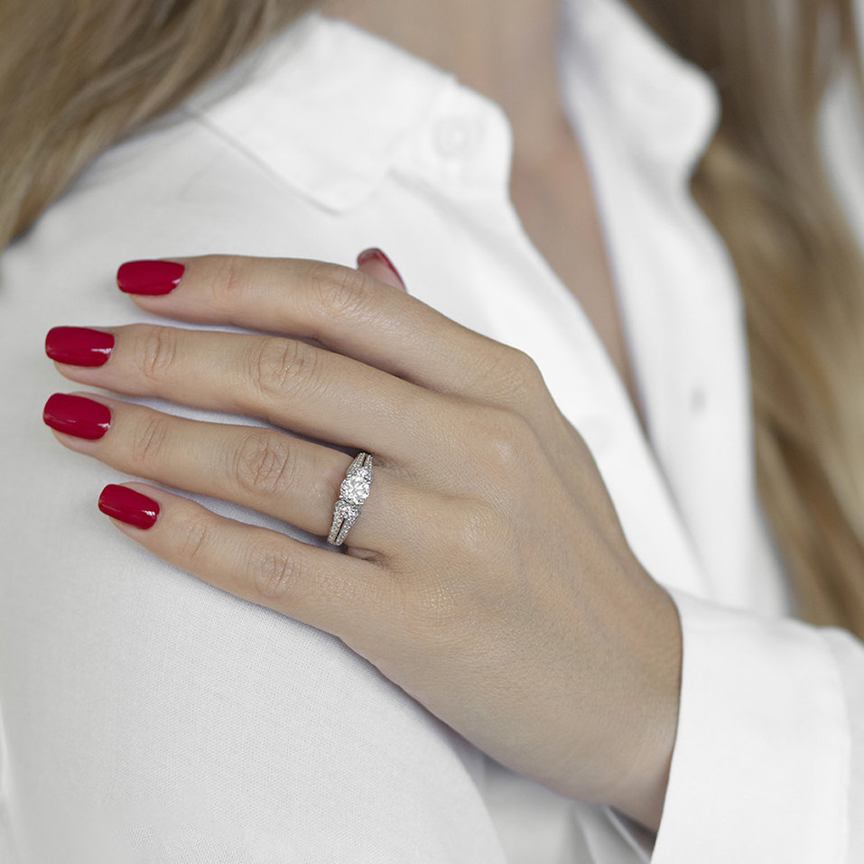 Prsteň s diamantmi a zafírmi Zayan