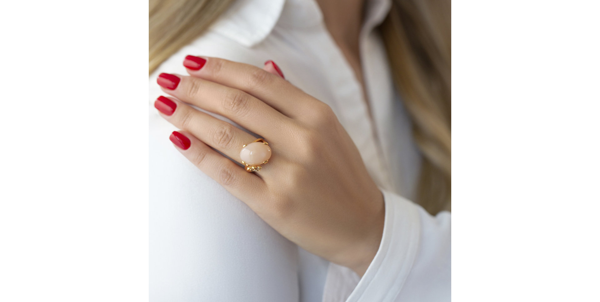 Prsteň s mesačným kameňom a diamantmi Light Salmon