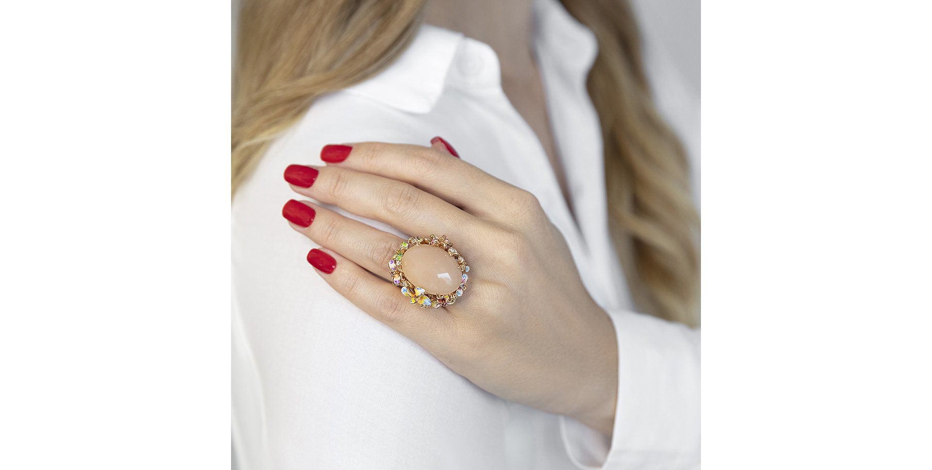 Prsteň s mesačným kameňom, diamantmi a drahokamami Mackay