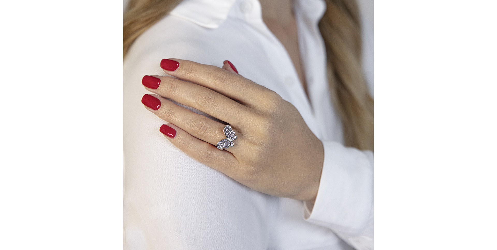 Prsteň s diamantmi a zafírmi Rawishing Butterfly