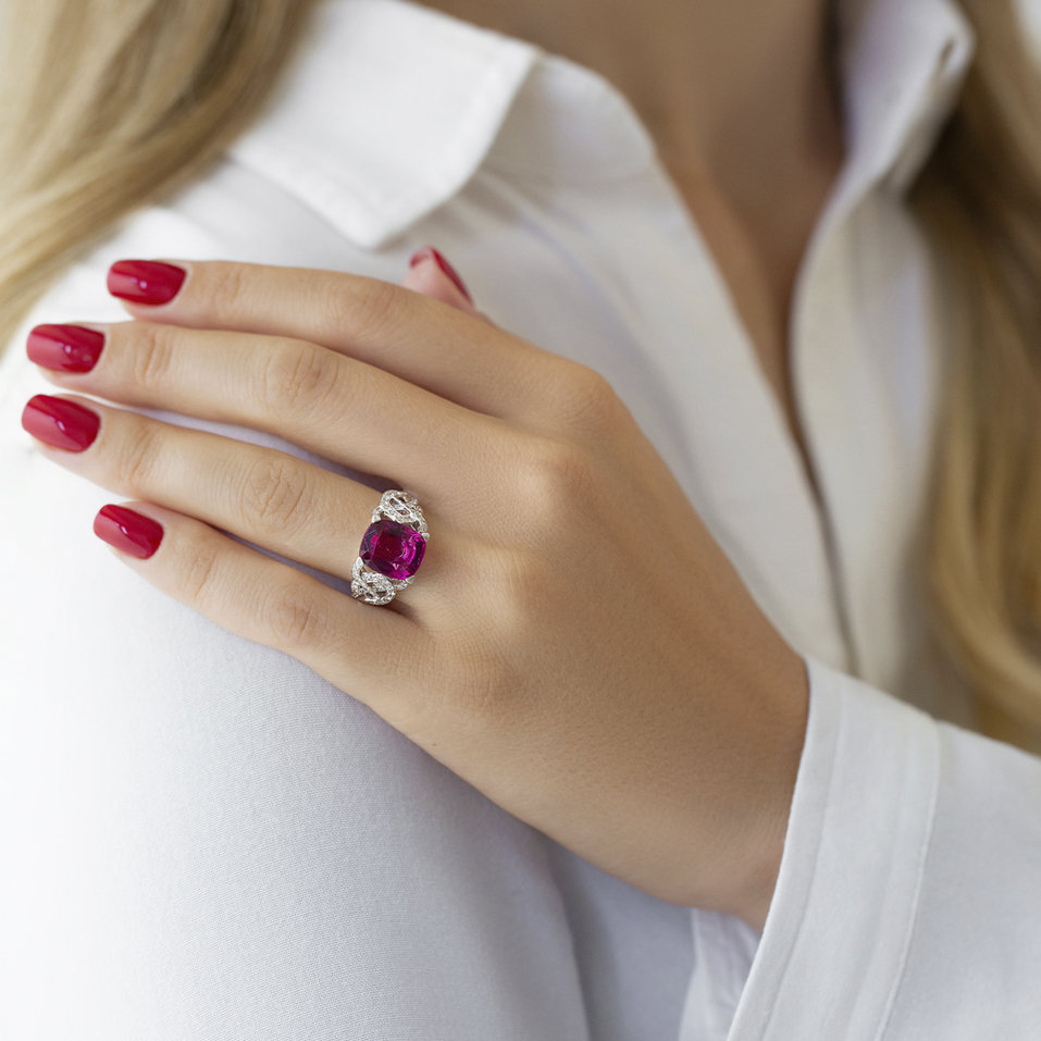 Prsteň s turmalínom a diamantmi Red Romance