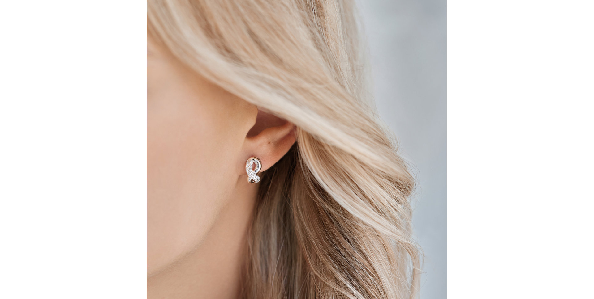 Náušnice s diamantmi Moon Infinity