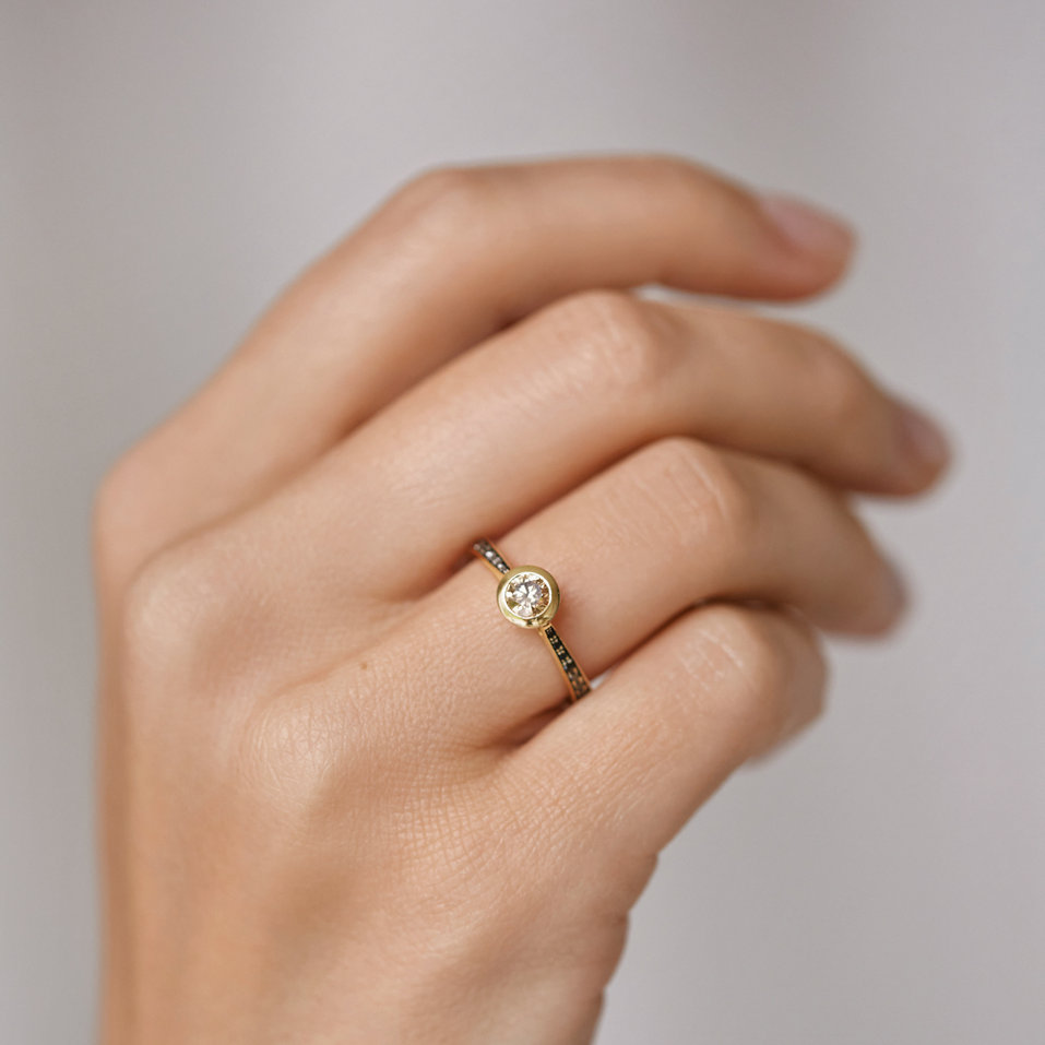 Prsteň s čiernymi a hnedými diamantmi Space Love