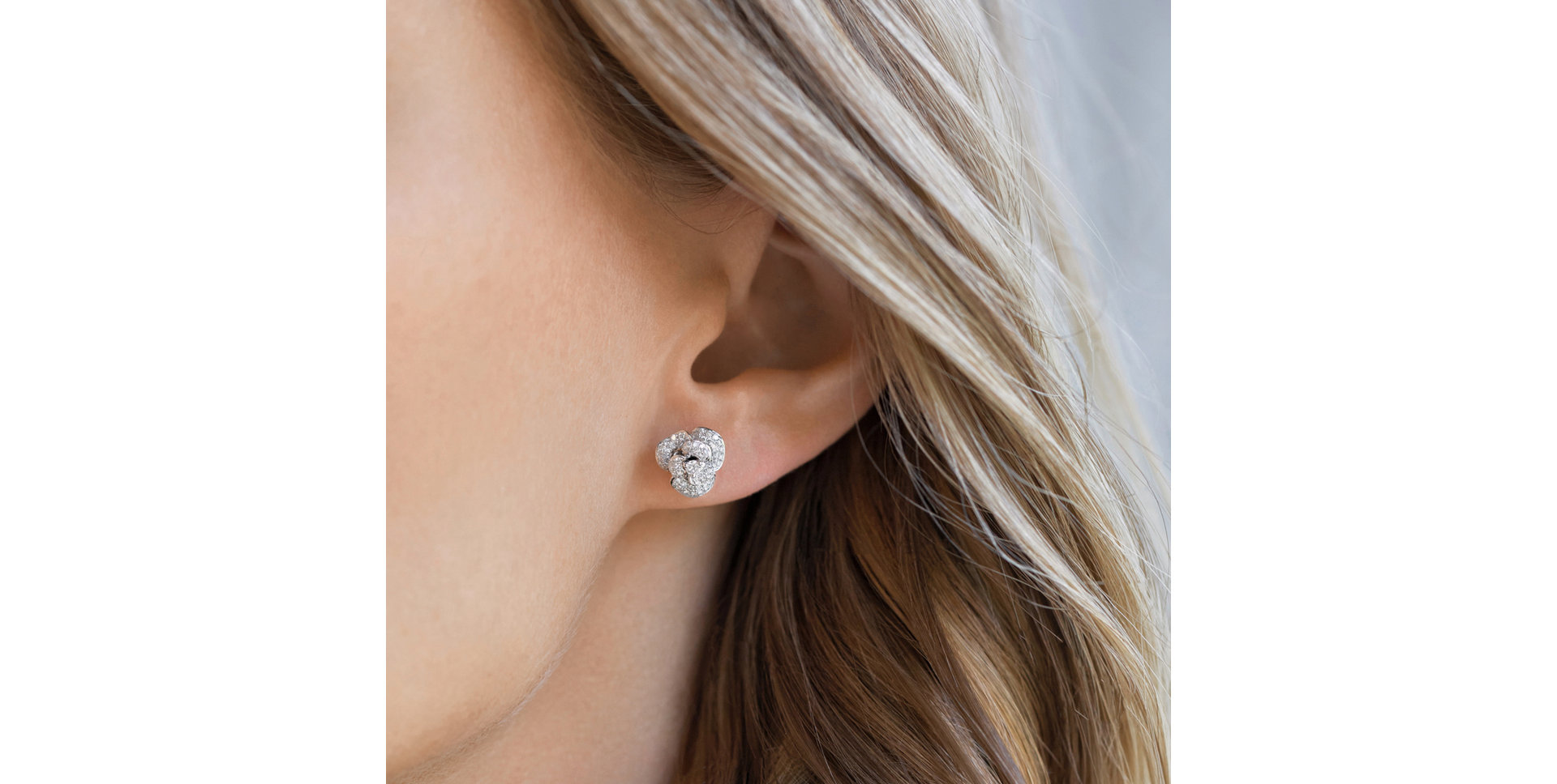 Náušnice s diamantmi Radiant Flower