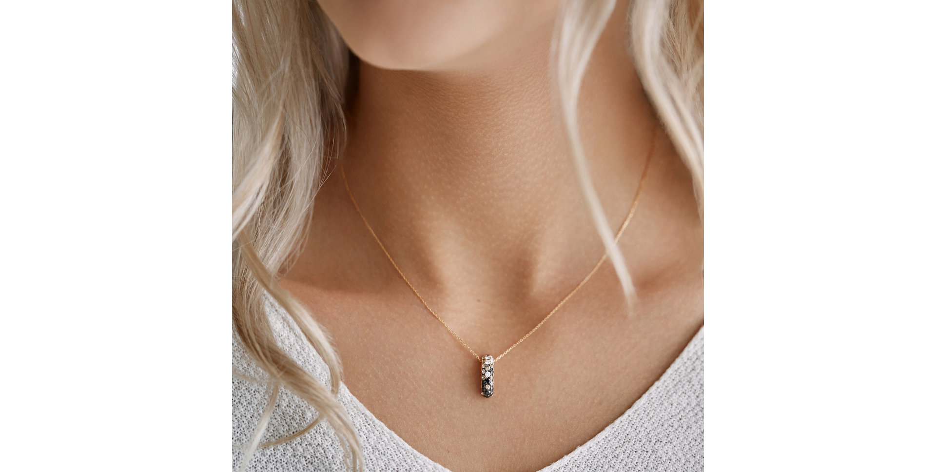 Přívěsok s čiernymi a bielymi diamantmi a hnedými Inferno Sky