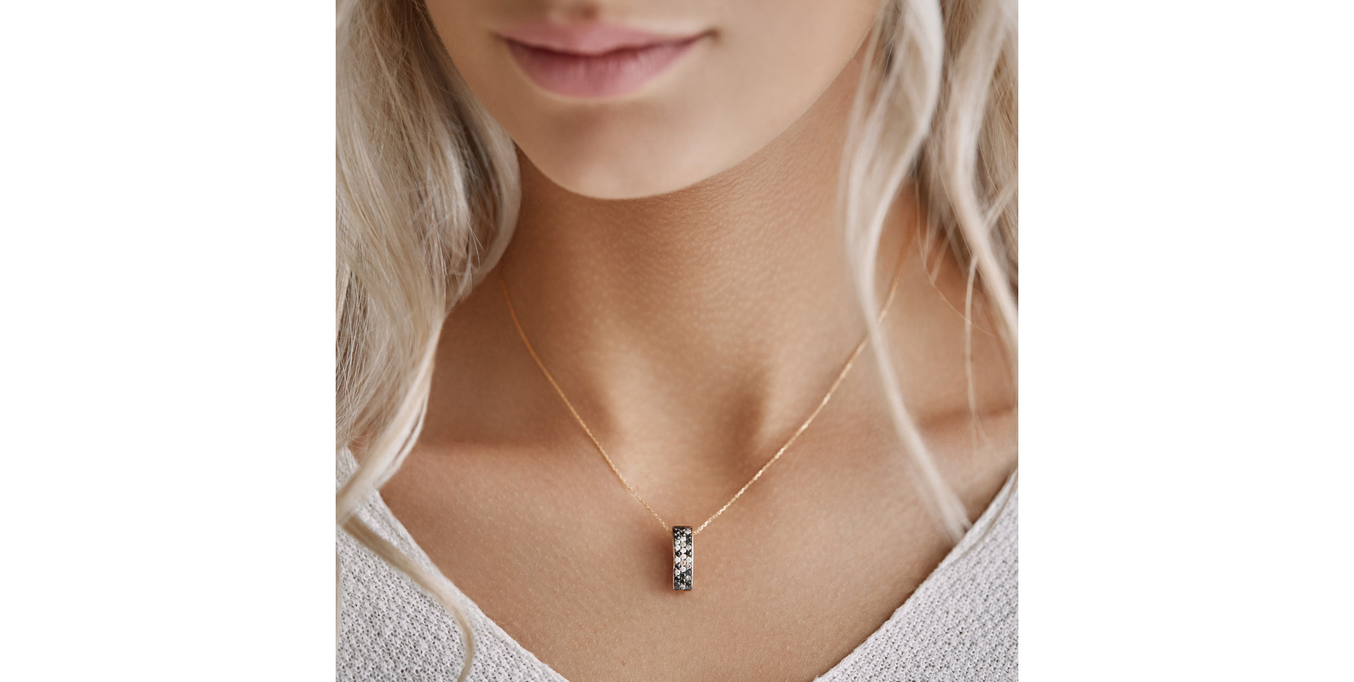 Přívěsok s čiernymi a bielymi diamantmi a hnedými Inferno Night