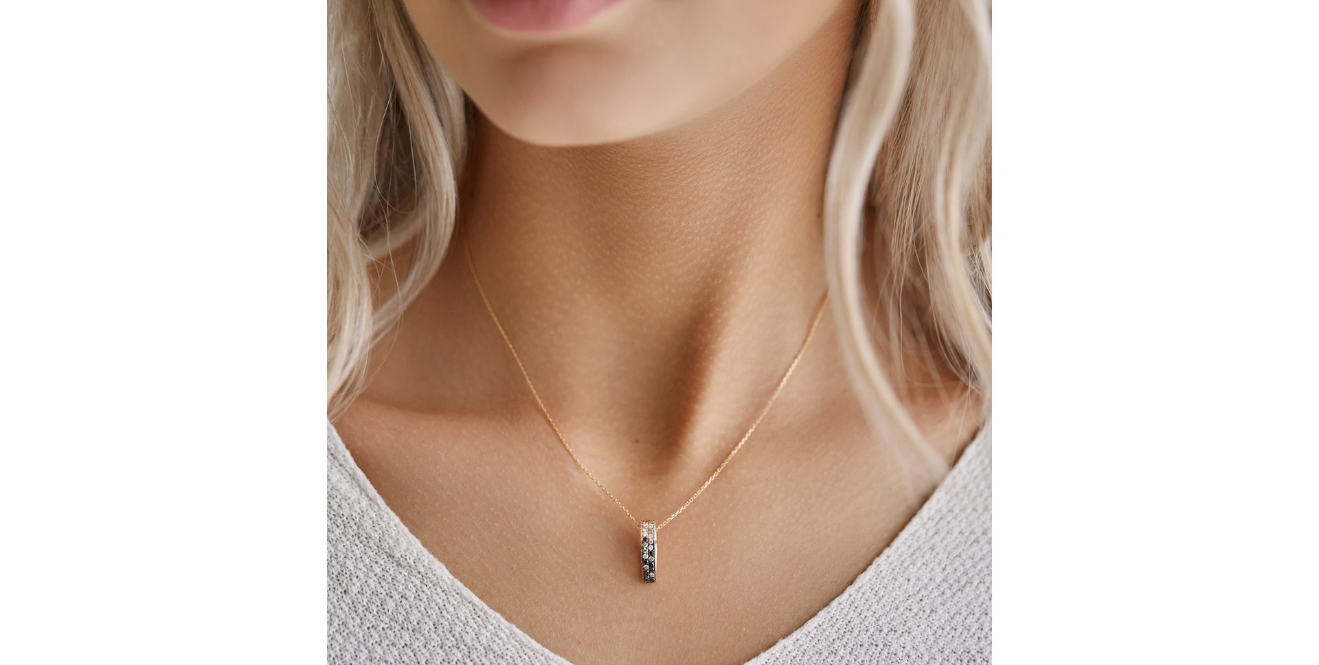 Přívěsok s čiernymi a bielymi diamantmi a hnedými Inferno Night